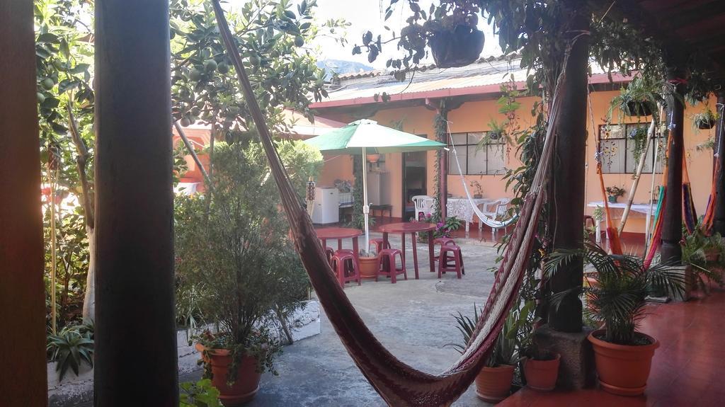 Hostal Morenos Антигуа-Гватемала Экстерьер фото