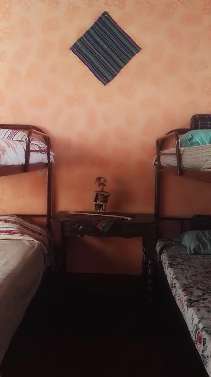 Hostal Morenos Антигуа-Гватемала Экстерьер фото