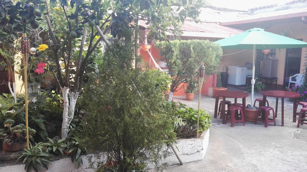 Hostal Morenos Антигуа-Гватемала Экстерьер фото