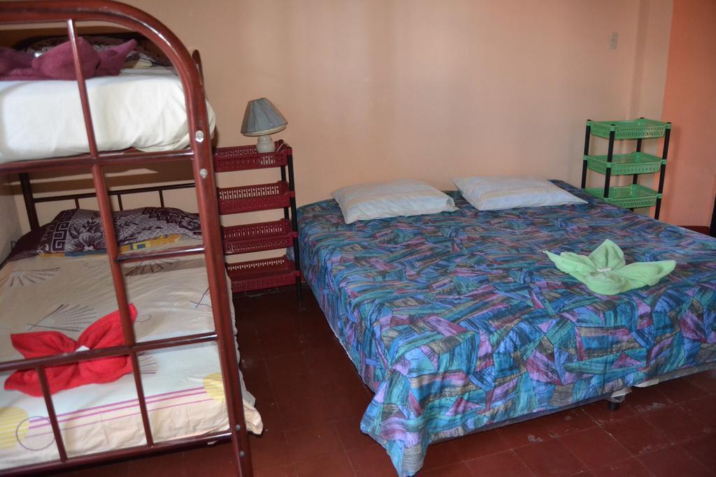 Hostal Morenos Антигуа-Гватемала Экстерьер фото