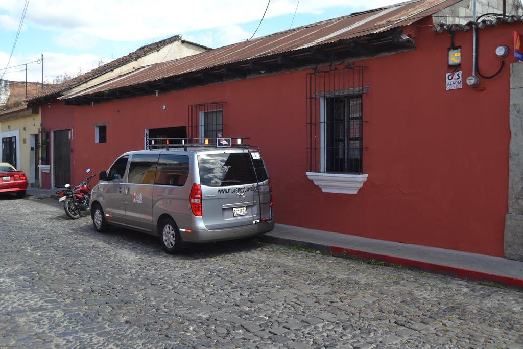 Hostal Morenos Антигуа-Гватемала Экстерьер фото