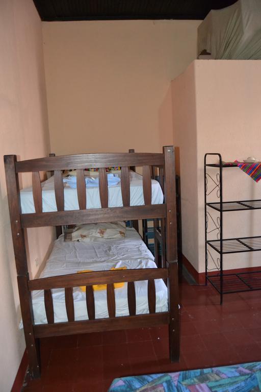 Hostal Morenos Антигуа-Гватемала Экстерьер фото